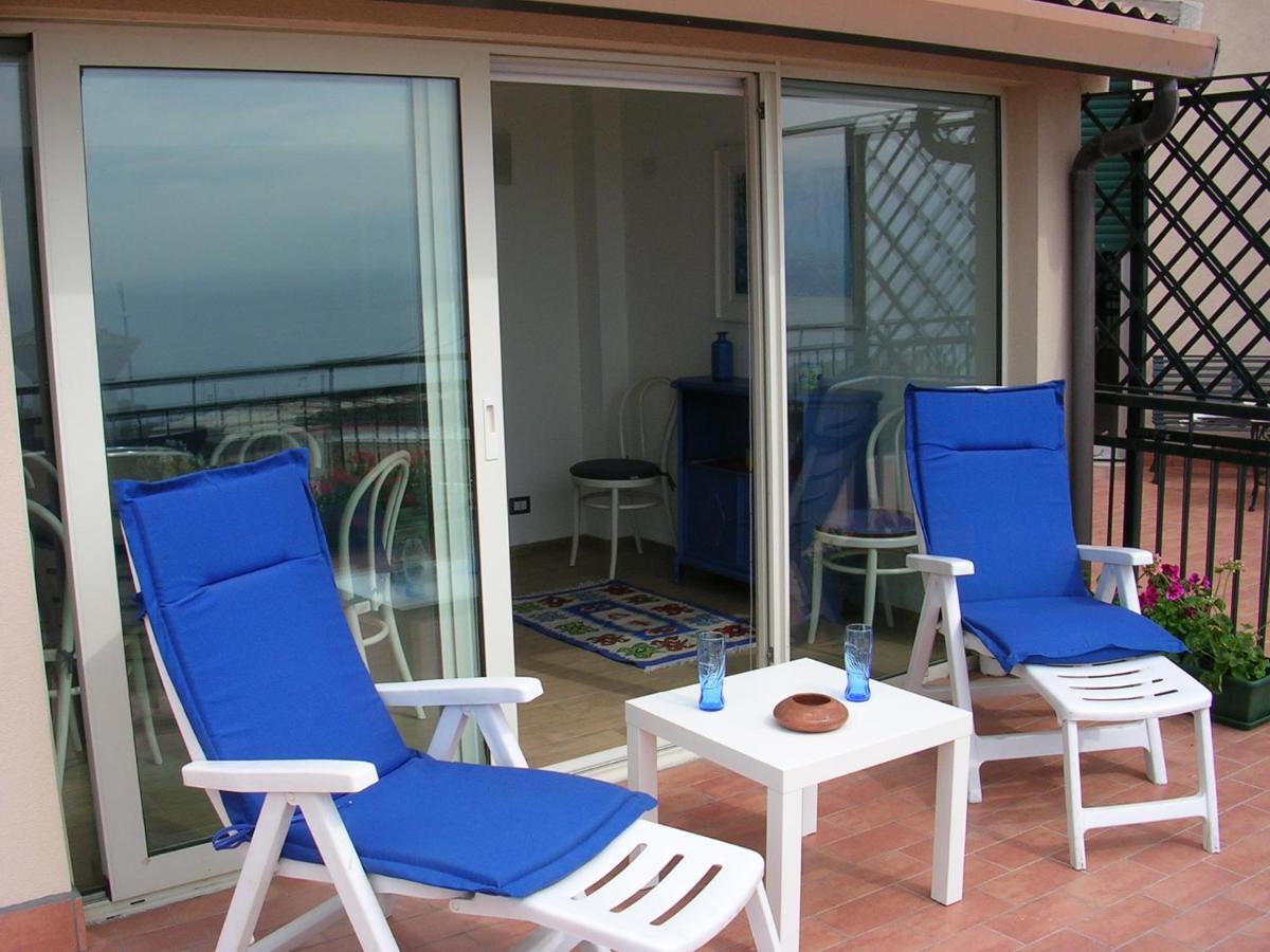 Europa Guest House CTA Exterior photo